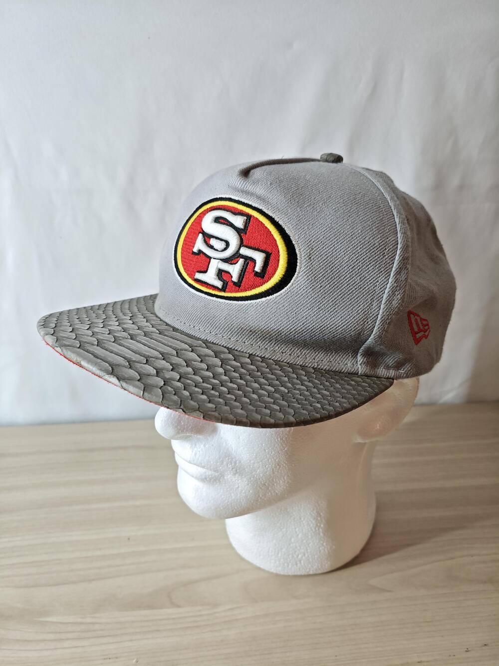 San Francisco 49ers Hat Cap Strap Back Mens Gray NFL Football New Era 9FIFTY